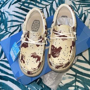 Boys hey dudes size 2